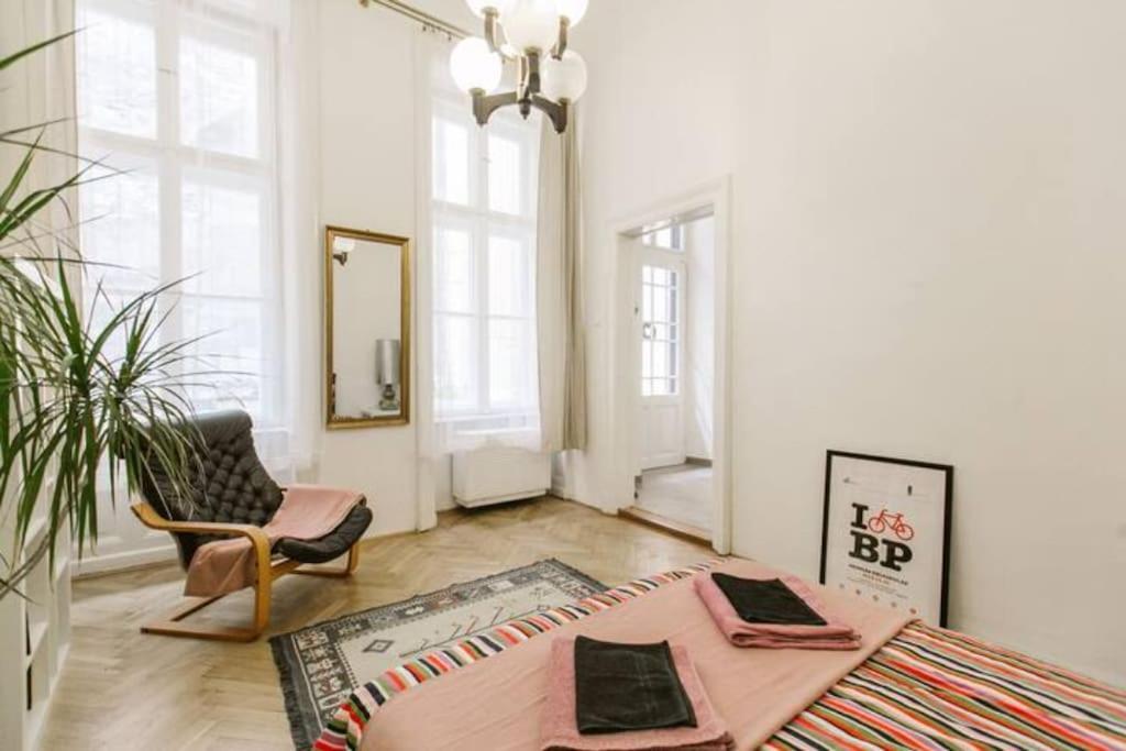 Central Apartment Kiraly Street บูดาเปสต์ ภายนอก รูปภาพ